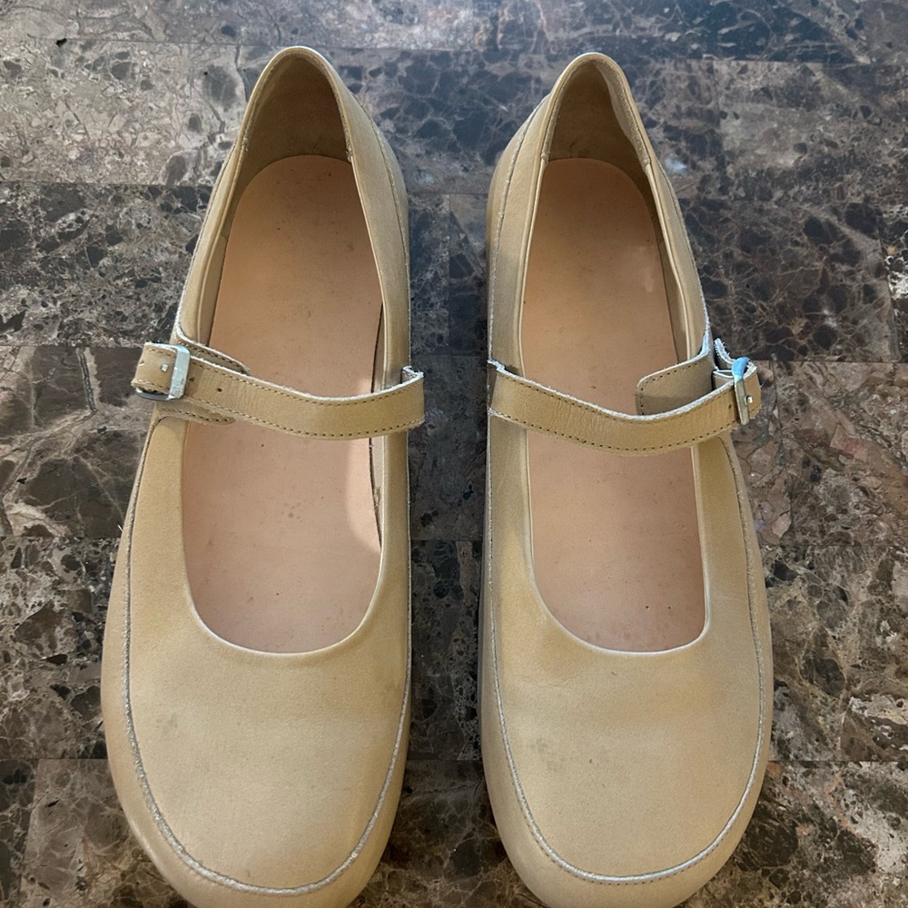 BIRKENSTOCK women’s size 42 leather tan Mary Jane’s Made in Portugal!